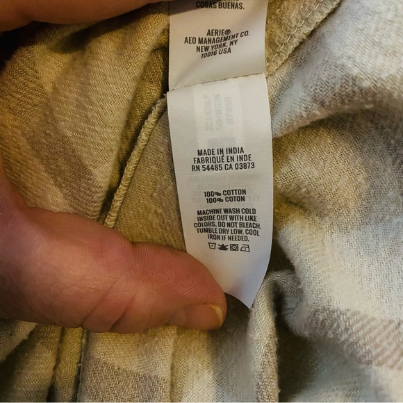 Oversized Aerie Beige and Cream Checkered flannel button up shirt - Picture 5 of 6